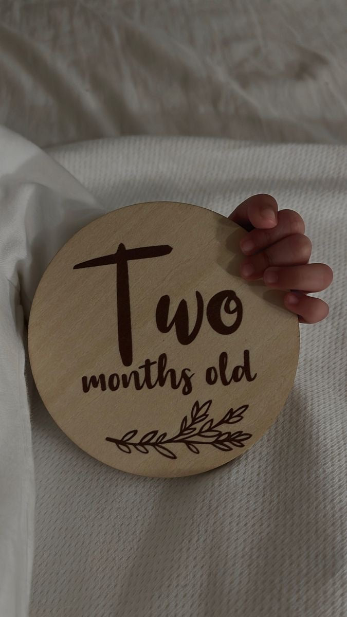 Baby milestone signs.