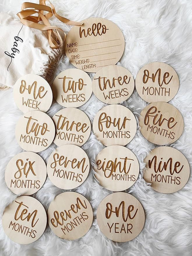 Baby milestone signs.